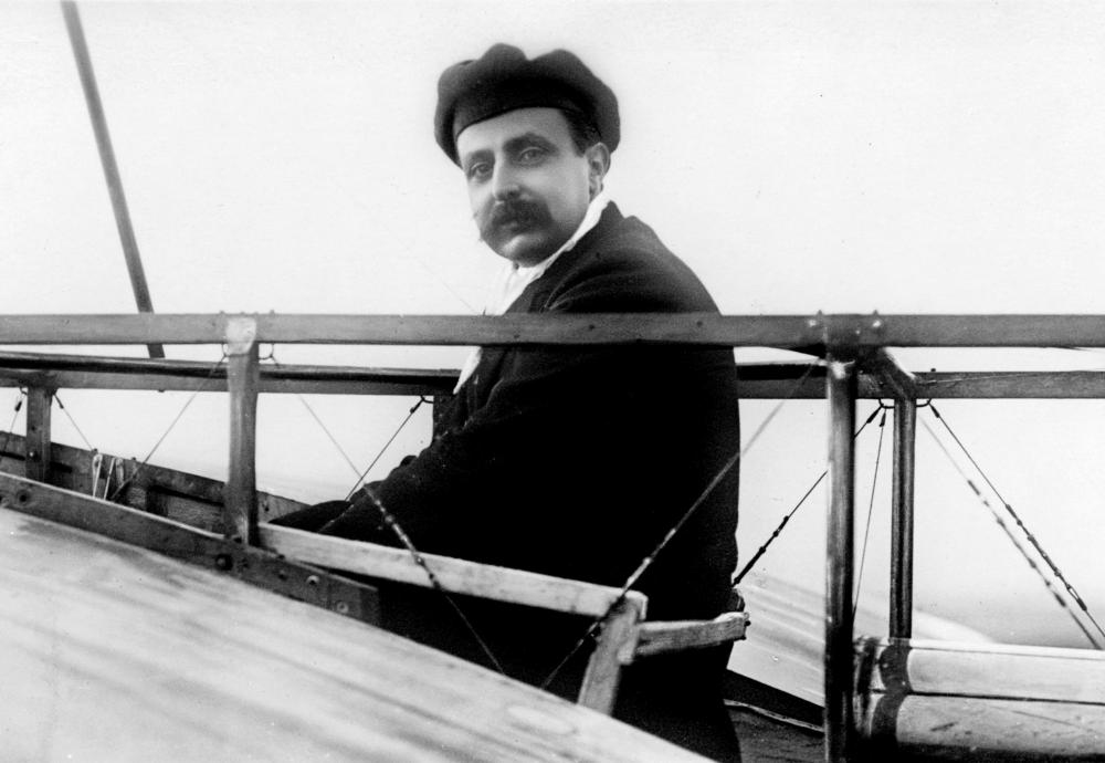 49-louis-bleriot-inflight.jpg