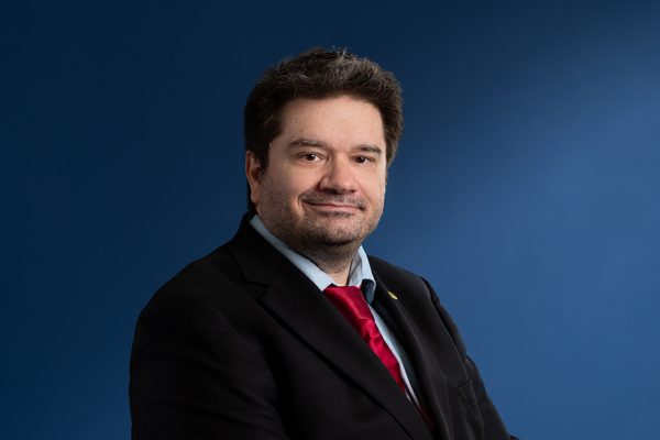 Federico Rosei reçoit la Médaille Brockhouse 2022